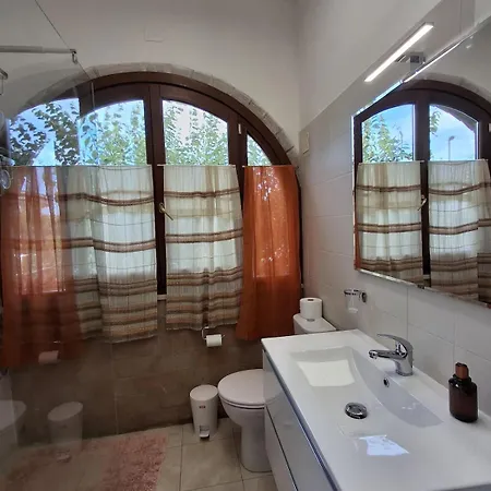 House With The Terrace And The Garden *